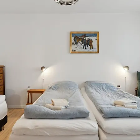 Villa 5 Per Charming Townhouse In *